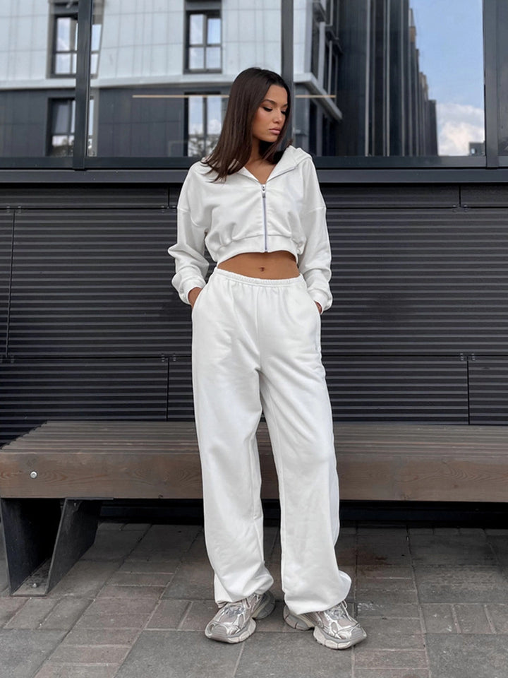 Ladies Comfortable Loungewear Outfit with Cropped Hoodie and Elastic Sweatpants Lune London