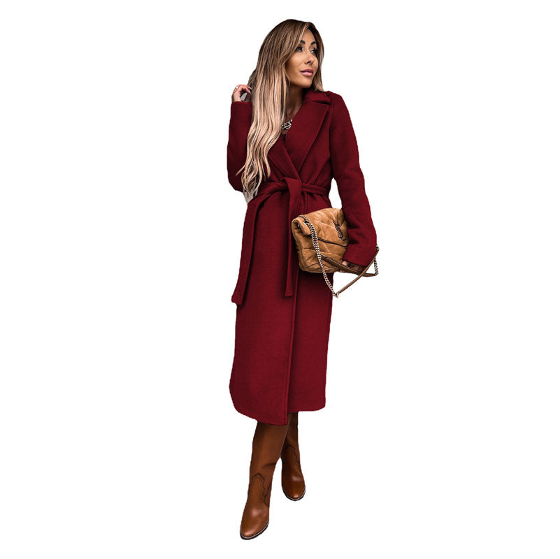 Elegant wool coat for women with a belt and classic lapels Lune London
