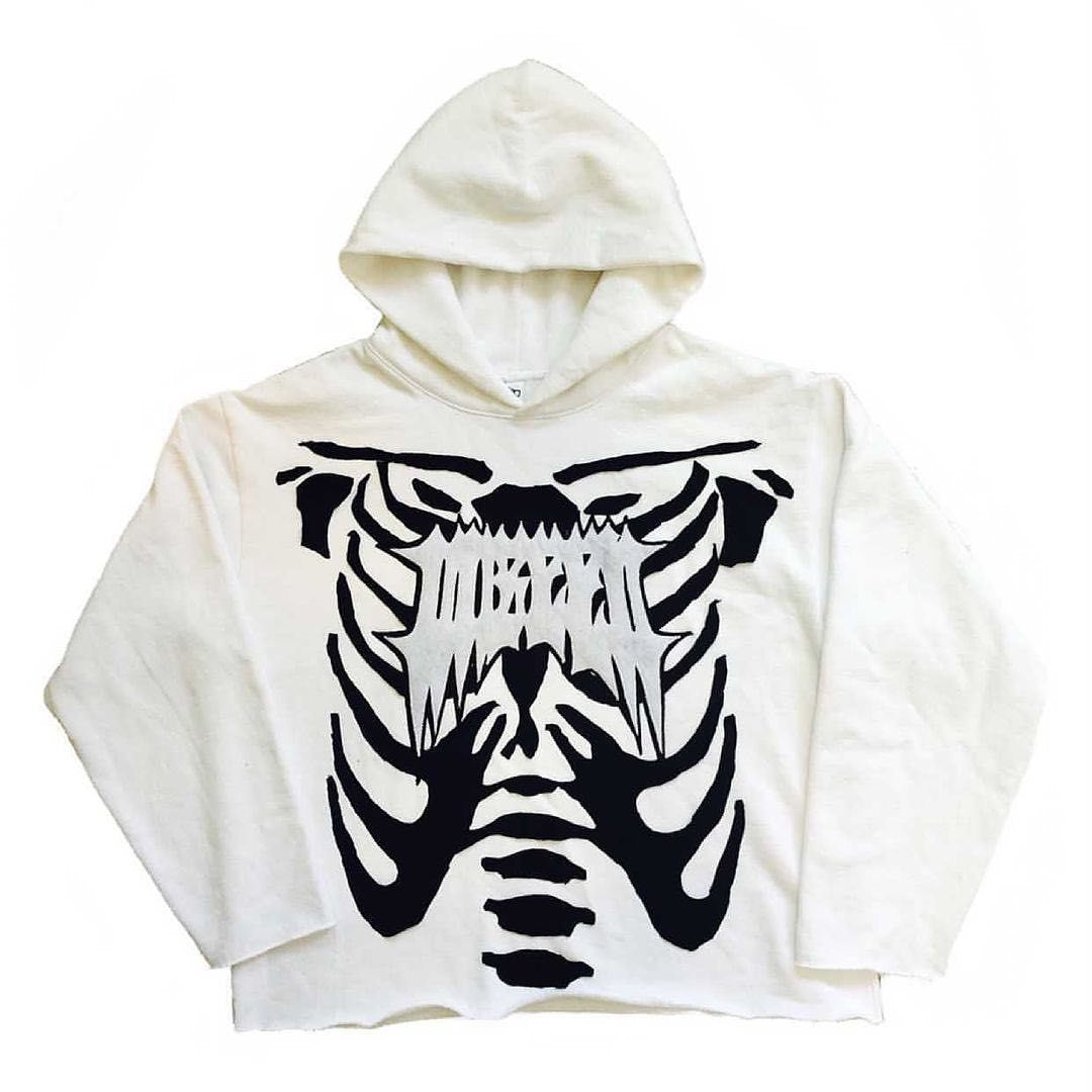 Women's hoodie with trendy graphic design Chic & Stil