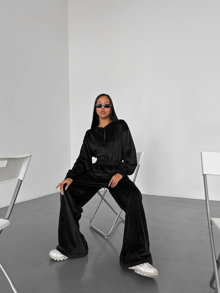 Comfortable polar set for women with a loose fit and an elastic waist Lune London