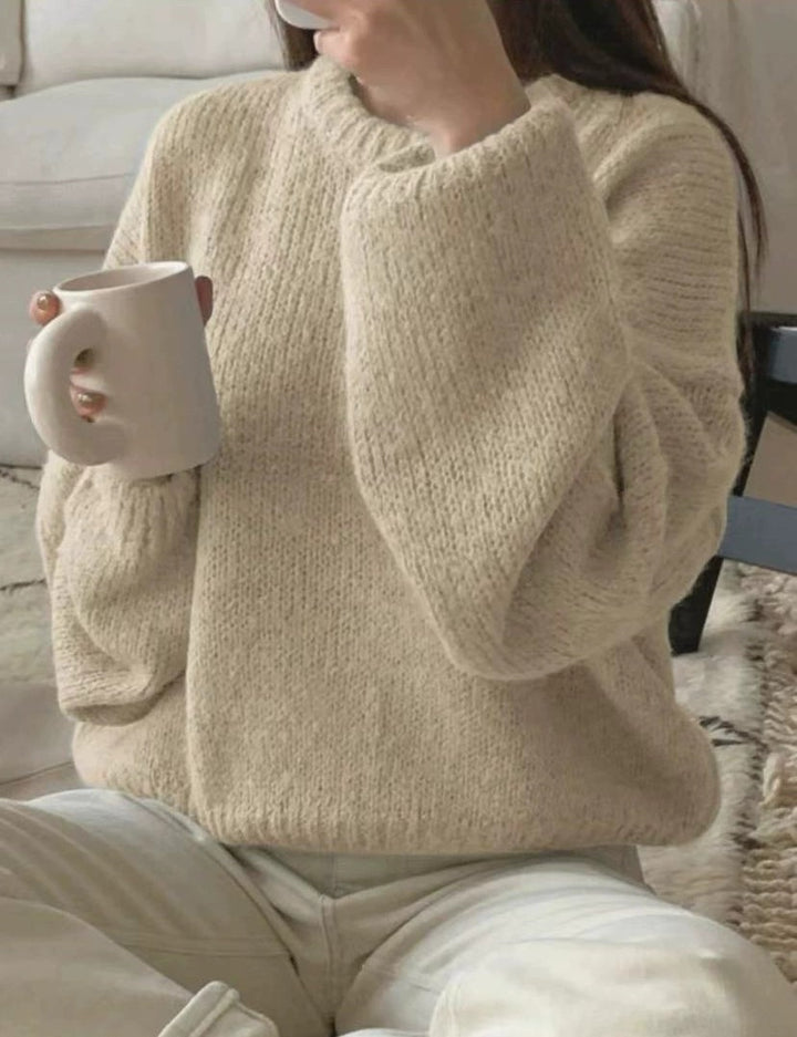 Comfortable and oversized women's sweater Lune London