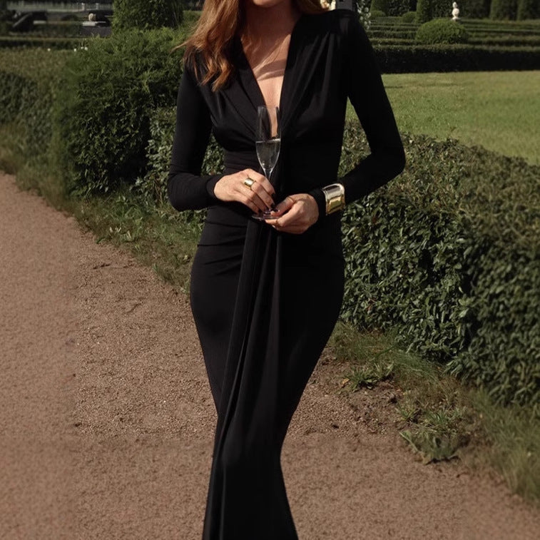Ladies Elegant Maxi Dress with Long Sleeves and Refined Bow Detail and Chic Sculpting Design