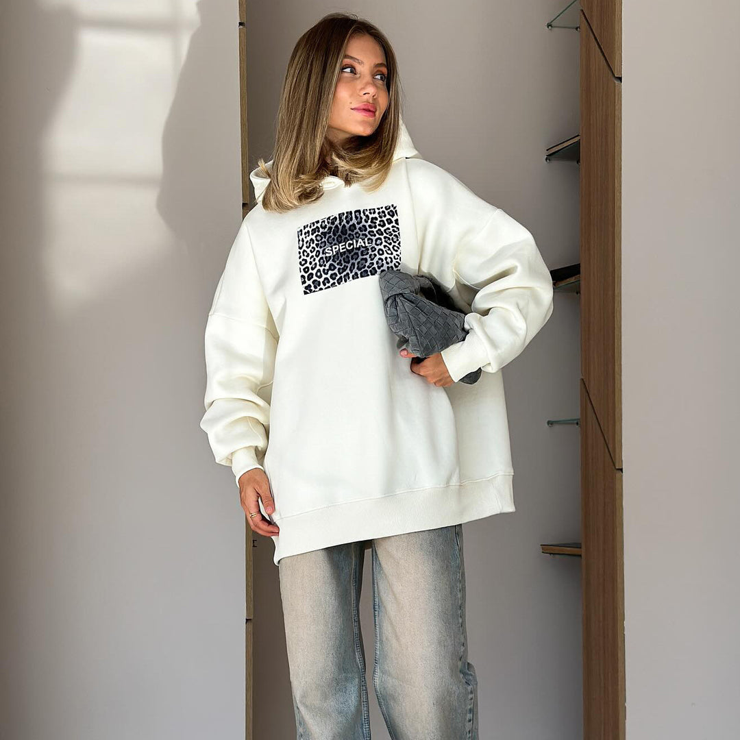 Casual hoodie for women with a creative leopard pattern and a comfortable fit Lune London