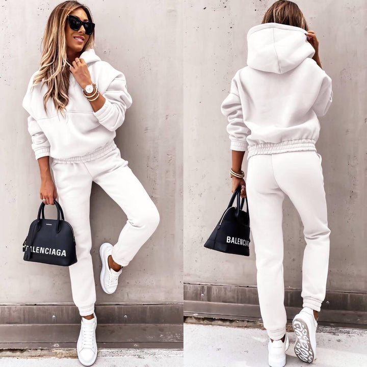 Casual women’s jogging set in soft material with high waist Lune London