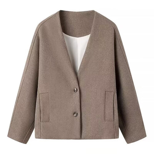 Elegant blazer jacket for women with classic cut and practical pockets Lune London