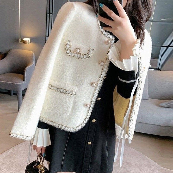 Femme Élégante Veste à Manches Courtes avec Détails en Bijoux Chic & Stil