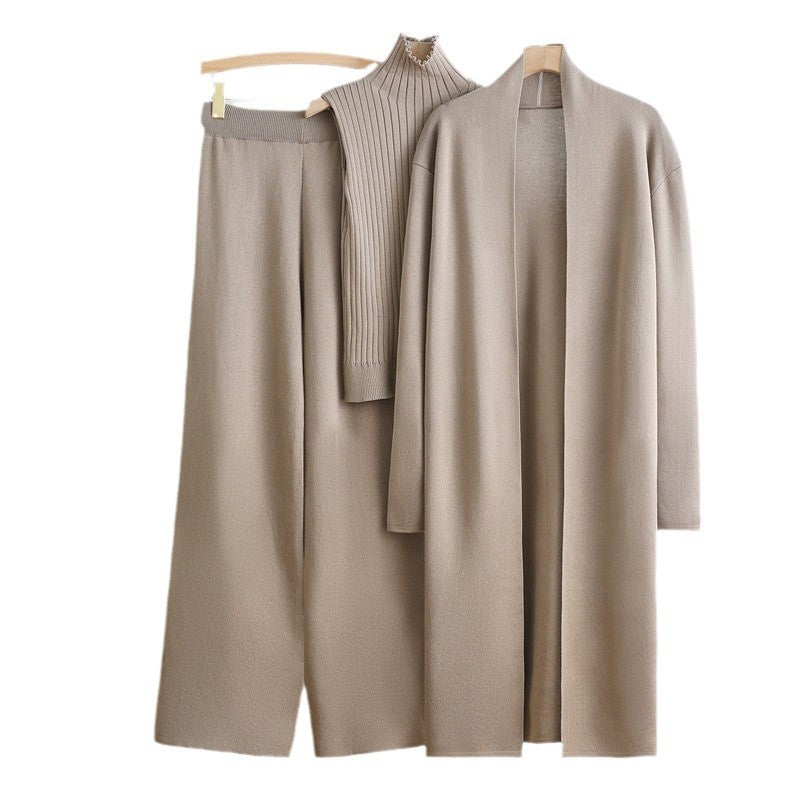 Comfortable knit loungewear set for women with long cardigan and ribbed t-shirts Lune London