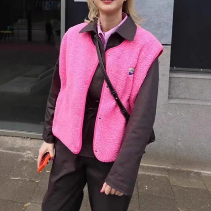 Trendy women's vest with fleece lining and practical pockets Lune London
