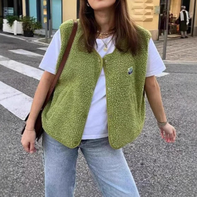 Trendy women's vest with fleece lining and practical pockets Lune London