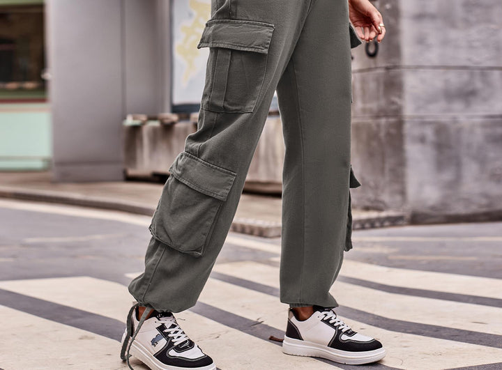 Women's cargo pants with an innovative cut and practical pockets Lune London
