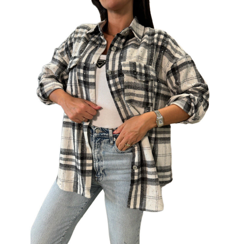 Chemise décontractée à carreaux pour femmes en coupe oversized avec poches poitrine pratiques Chic & Stil