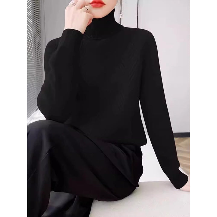 Ladies elegant knitted sweater with high collar and fine ribbed structure Lune London