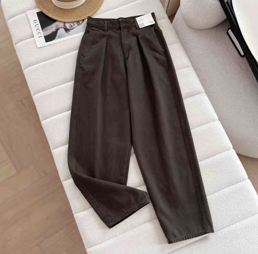 Pantalons chino larges pour femmes avec taille haute et poches pratiques Chic & Stil