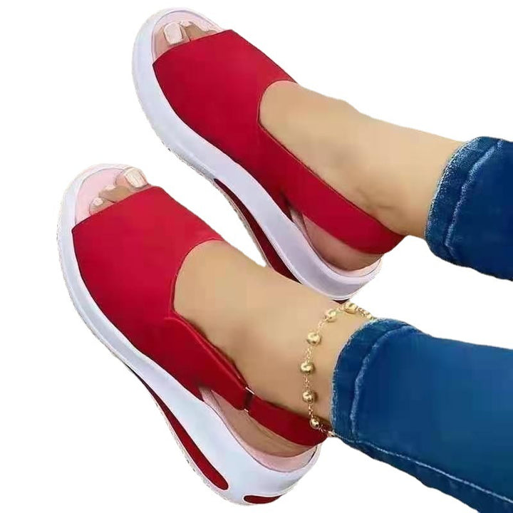 Casual women’s sandals with elastic straps and an anatomical footbed Lune London