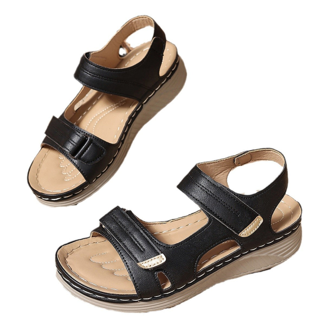 Ladies Comfortable Sandals with Adjustable Straps and an Anatomical Sole Lune London