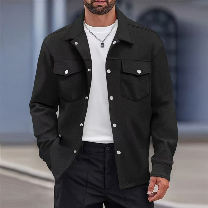 Versatile leisure jacket for men with modern pockets and chic button details.