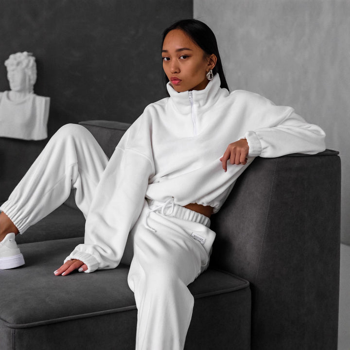 Casual fleece sports set for women with high collar and elastic waist Lune London