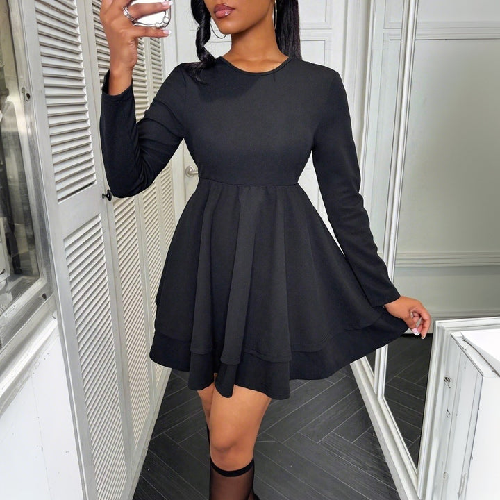 Robe mini en coupe ludique pour dames avec volants et manches longues Chic & Stil