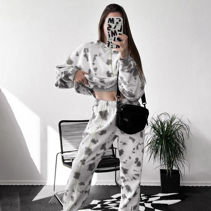Casual women's set with cozy sweat pants and hoodie Lune London