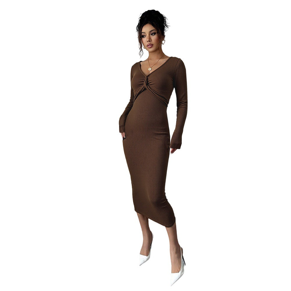 Robe midi ajustée en jersey pour femmes avec détail torsadé et manches longues Chic & Stil