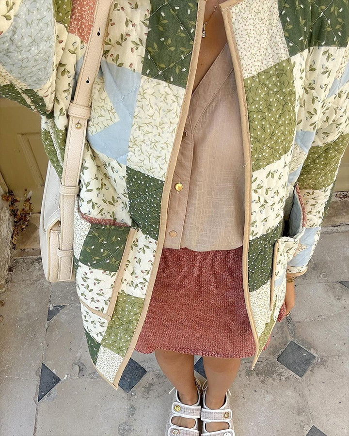 Veste matelassée en patchwork pour femmes avec motif floral et patte de boutonnage visible Chic & Stil