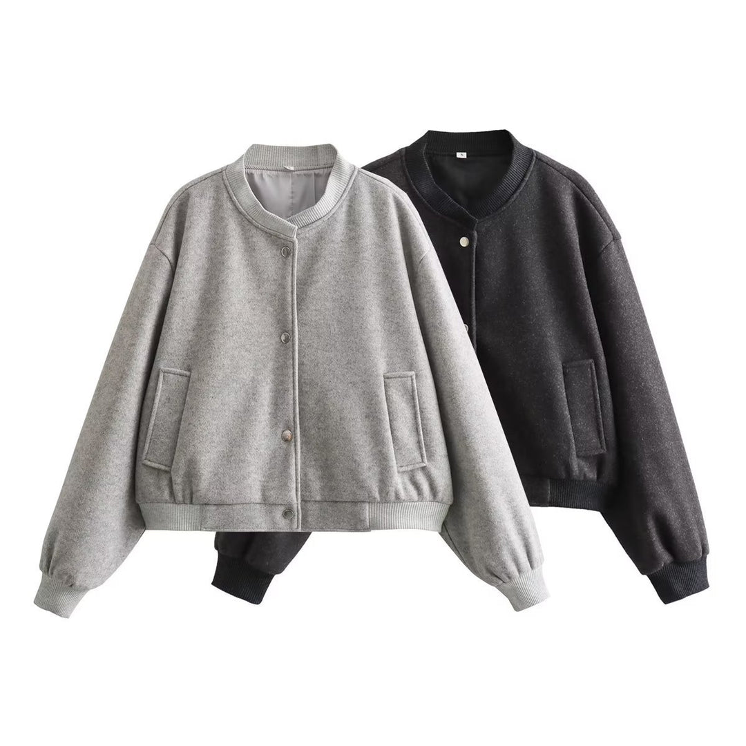 Fashion sweatshirt jacket for women with button closure and practical pockets Lune London