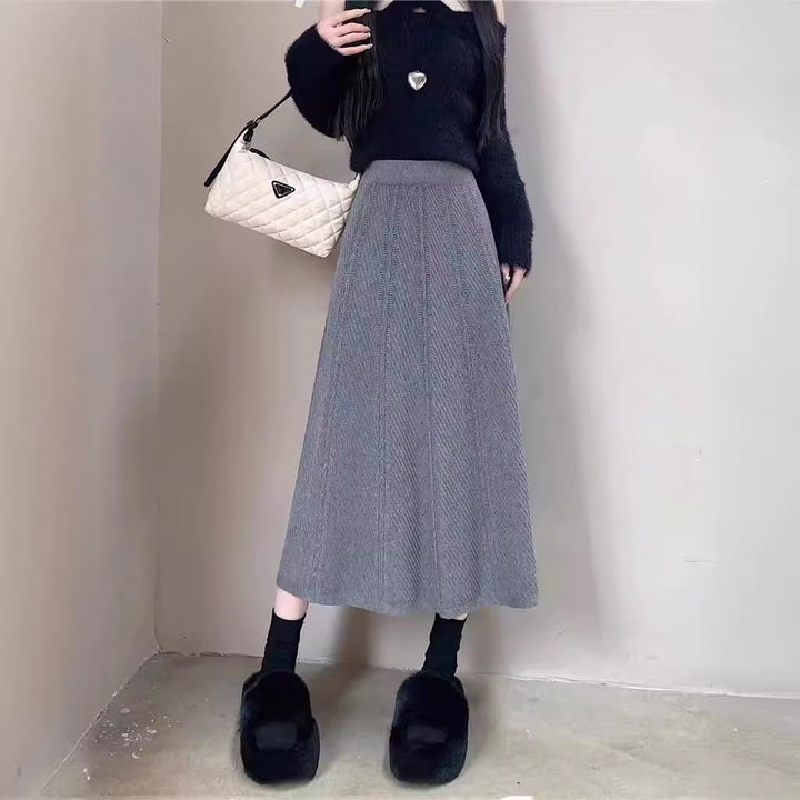 Maxi skirt for women with structured rib design Lune London