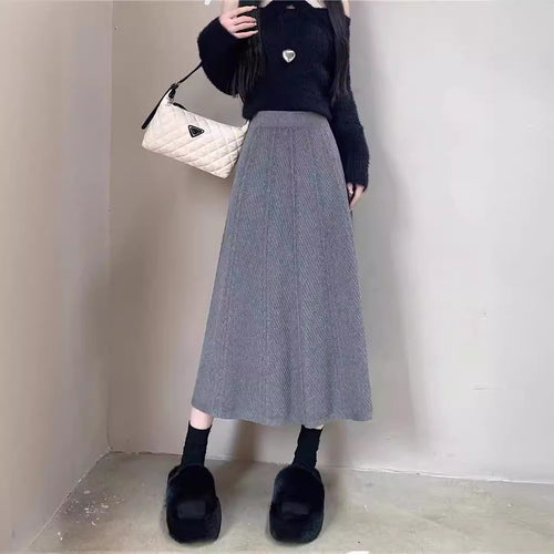 Maxi skirt for women with structured rib design Lune London