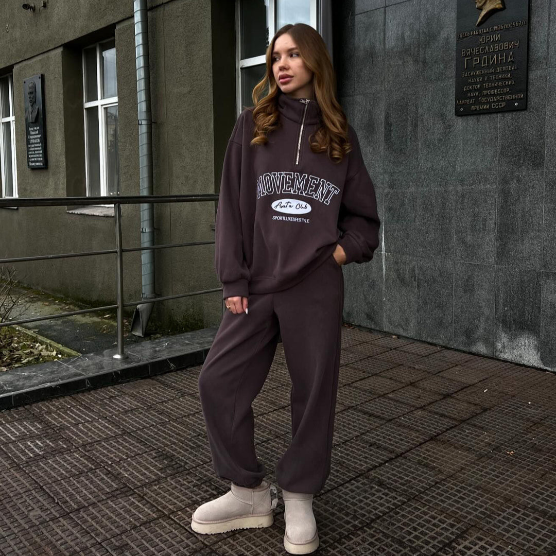 Sport leisure set for women with high collar zipper and relaxed fit Lune London