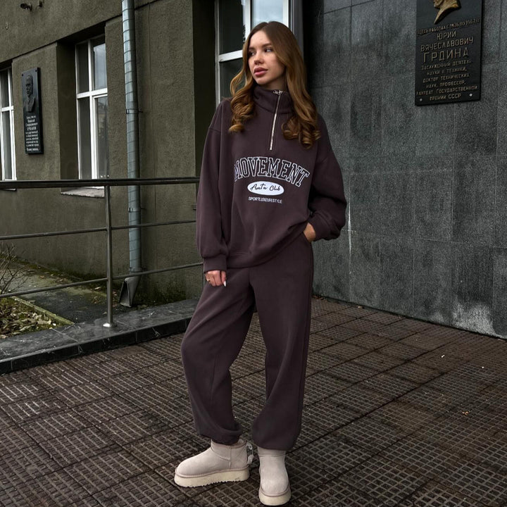 Sport leisure set for women with high collar zipper and relaxed fit Lune London