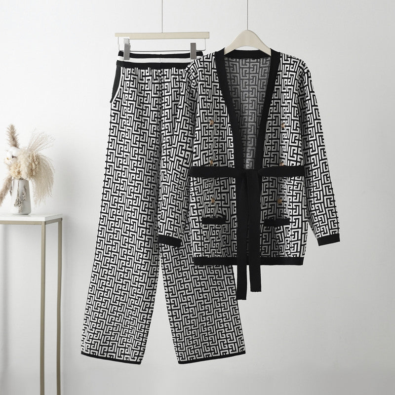 Casual knit loungewear set for women with geometric pattern Lune London