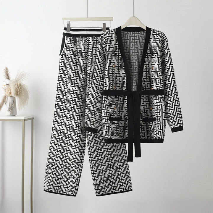 Casual knit loungewear set for women with geometric pattern Lune London