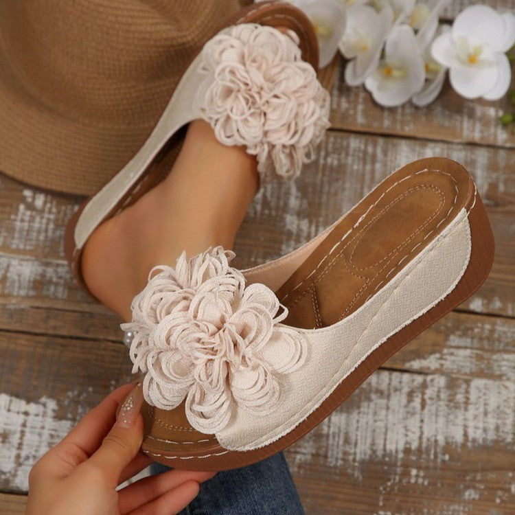 Lune London non-slip sandals decorated with flowers for women