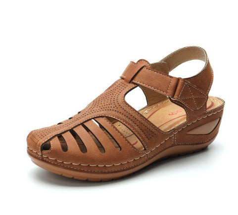Breathable comfort sandals for women with adjustable strap and ergonomic sole Lune London