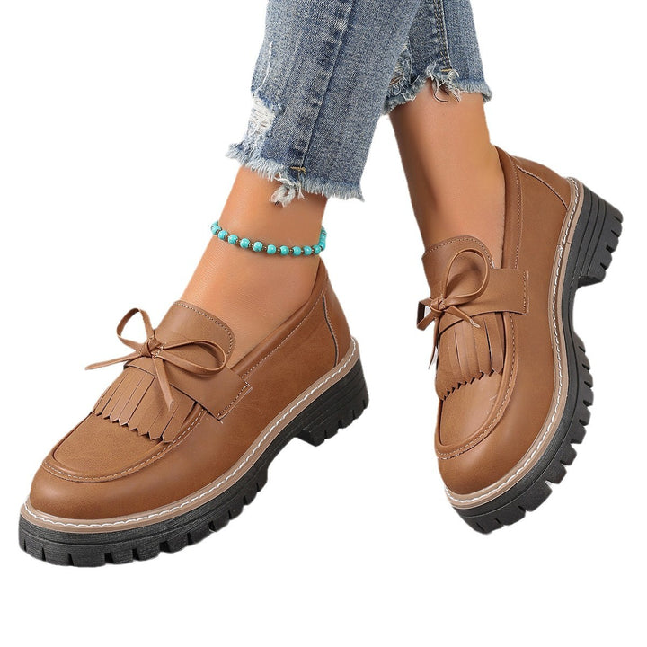 Ladies moccasins with trendy fringed design and comfortable sole Lune London