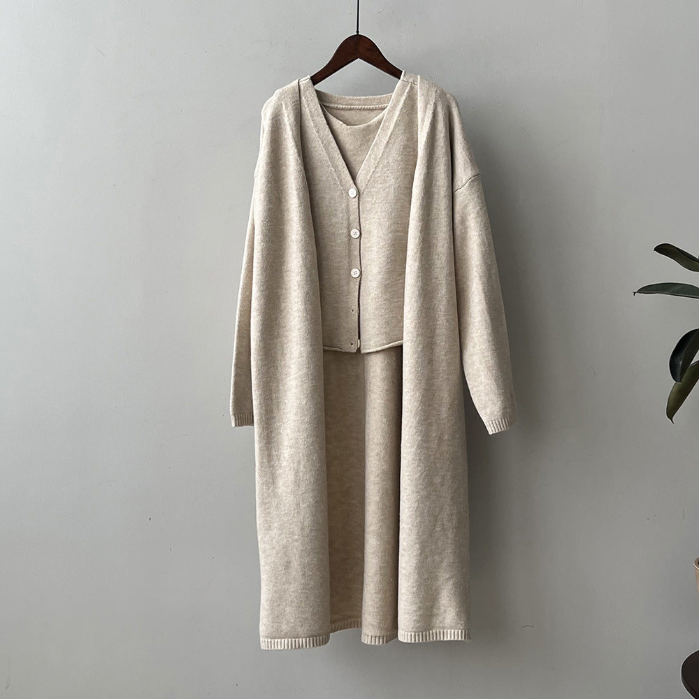 Robe en tricot pour femmes avec cardigan et patte de bouton Chic & Stil
