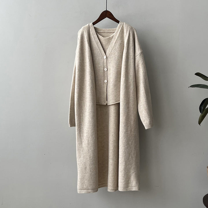 Robe en tricot pour femmes avec cardigan et patte de bouton Chic & Stil