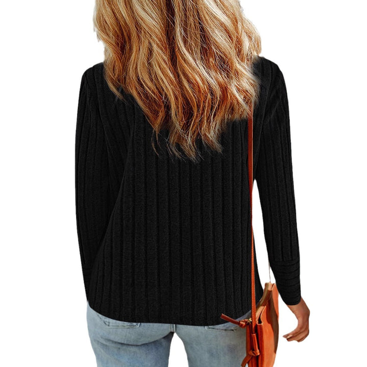Light sweater for women with an elegant rib structure and Lune London button details