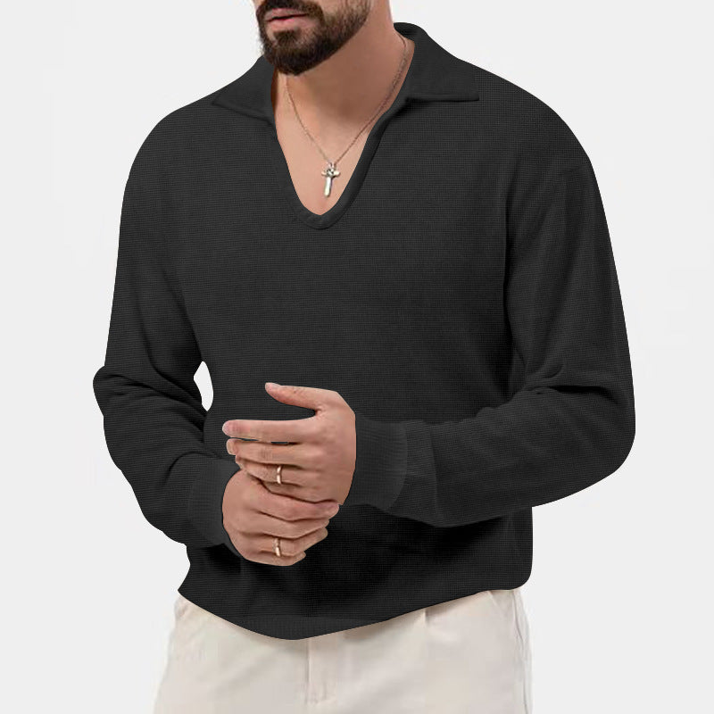 Sweater for men with trendy V-neck in breathable knit material Lune London