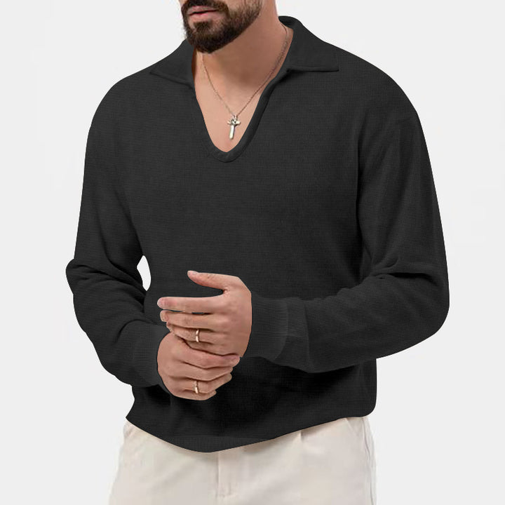 Sweater for men with trendy V-neck in breathable knit material Lune London