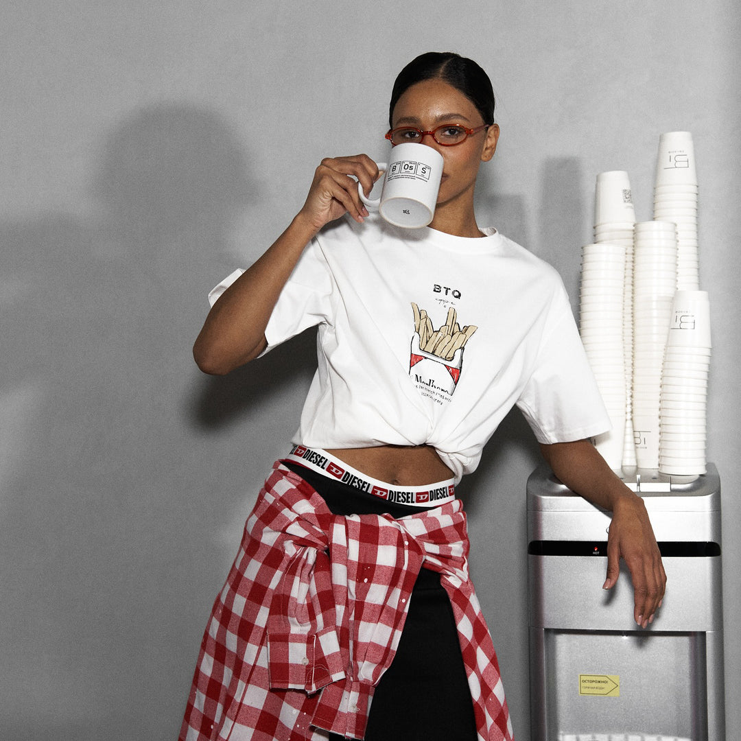 T-shirt for women with a creative graphic design and a comfortable fit Lune London