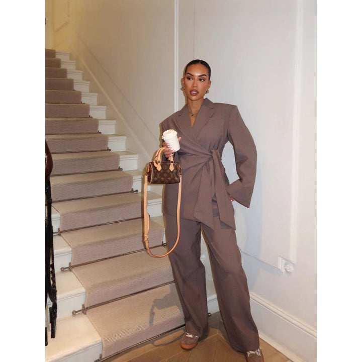 Lune London fitted blazer and pants set for women