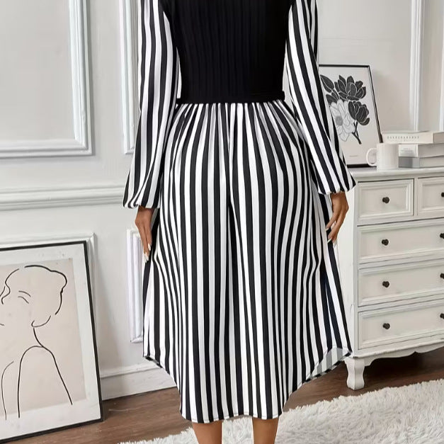 Robe rayée pour femmes avec haut ajusté et patte de boutonnage Chic & Stil