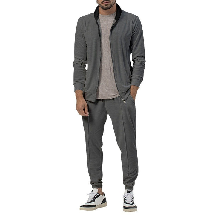 Casual sports outfit for men with high collar and zipper Lune London