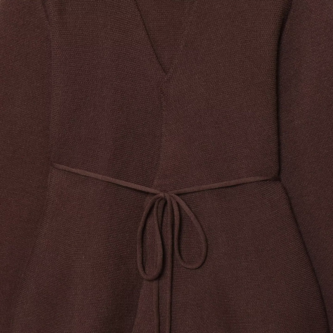 Knitted women's jacket with an elegant fit and a V-neck Lune London