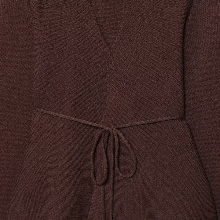 Knitted women's jacket with an elegant fit and a V-neck Lune London