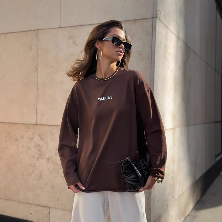 Casual women's sweatshirt with modern inscription and oversized fit Lune London