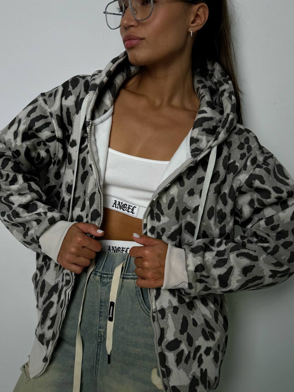 Women's hoodie with a modern animal print and practical pockets Lune London