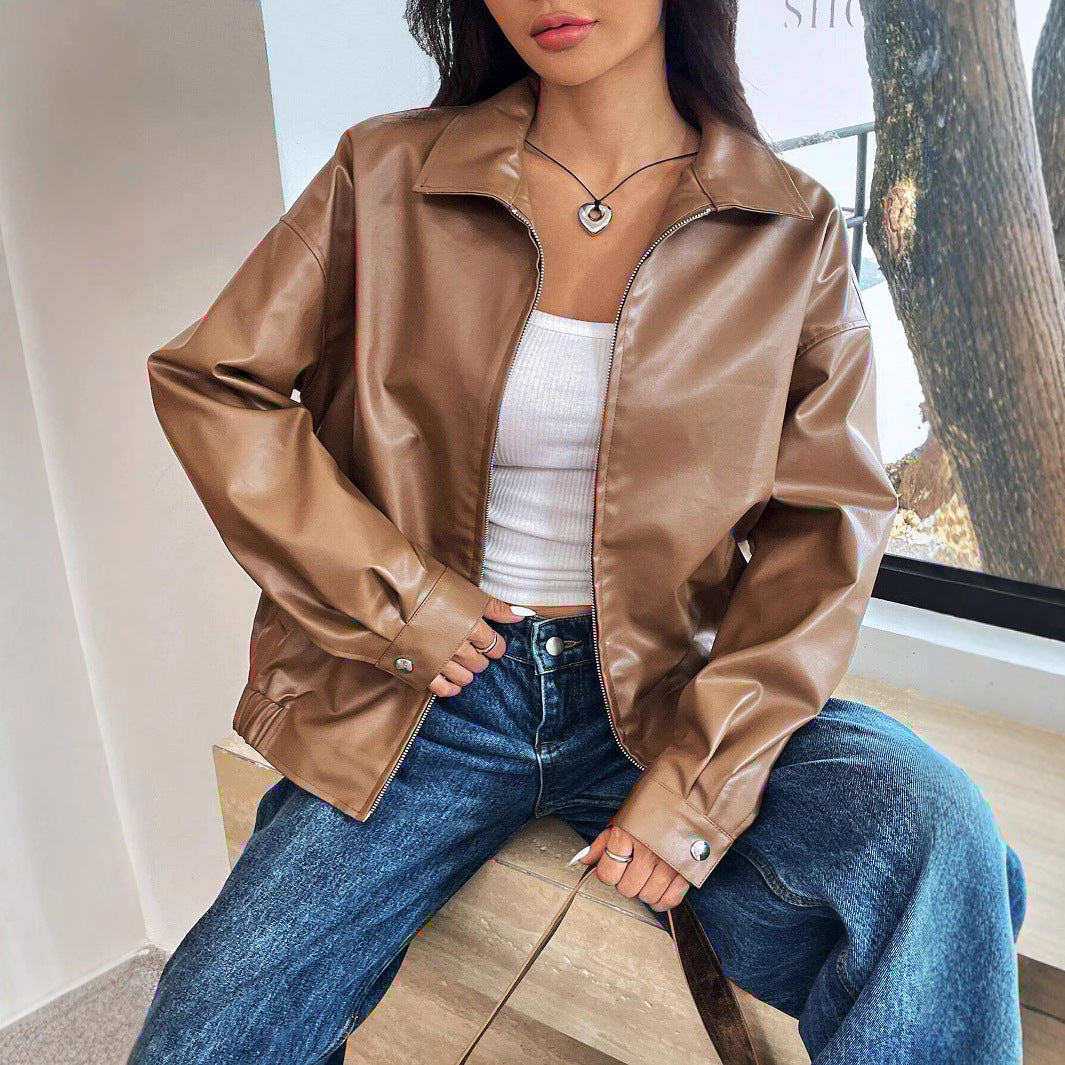 Casual faux leather jacket for women with a modern cut and a zipper Lune London