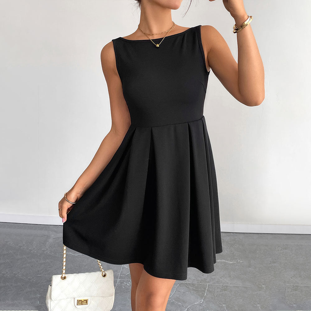Robe ajustée pour femmes avec jupe évasée et décolleté élégant Chic & Stil